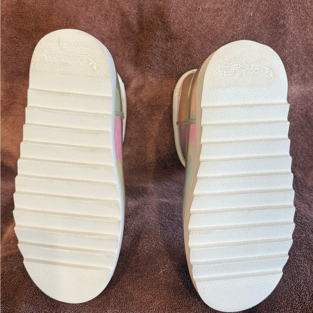 Koolaburra Pastel Tie-Dye Winter Boots - Picture 5 of 6